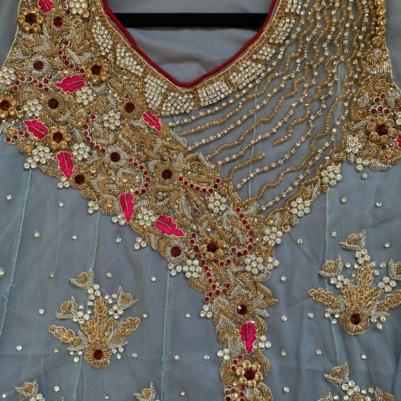 Embellished 3-piece Pakistani/Indian suit - Picture 2 of 5